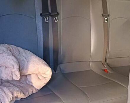 Бежевый Мерседес Вито, объемом двигателя 2.15 л и пробегом 592 тыс. км за 15000 $, фото 5 на Automoto.ua