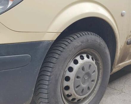 Бежевый Мерседес Вито, объемом двигателя 2.1 л и пробегом 290 тыс. км за 9000 $, фото 3 на Automoto.ua