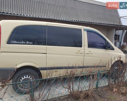 Бежевый Мерседес Вито, объемом двигателя 2.1 л и пробегом 290 тыс. км за 9000 $, фото 1 на Automoto.ua