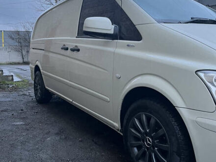 Бежевый Мерседес Вито, объемом двигателя 2.14 л и пробегом 381 тыс. км за 10600 $, фото 1 на Automoto.ua