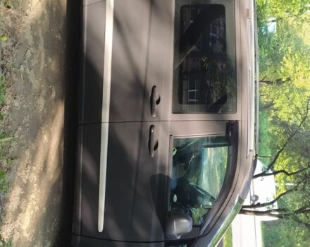 Черный Мерседес Вито, объемом двигателя 2.2 л и пробегом 390 тыс. км за 8000 $, фото 5 на Automoto.ua