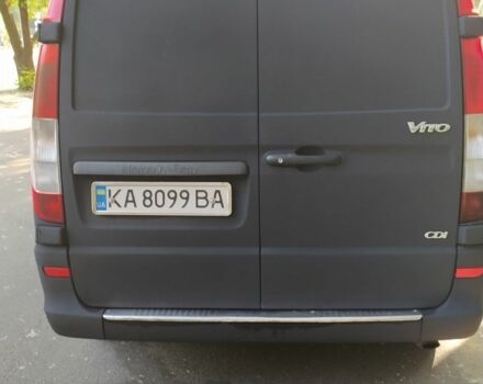 Черный Мерседес Вито, объемом двигателя 2.2 л и пробегом 390 тыс. км за 8000 $, фото 3 на Automoto.ua