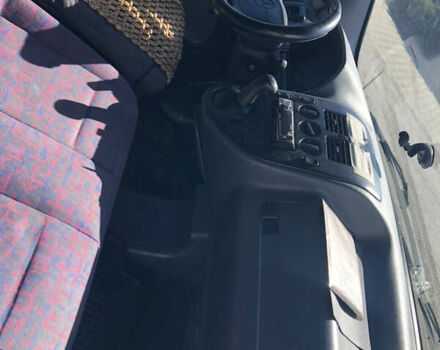 Черный Мерседес Вито, объемом двигателя 2.3 л и пробегом 298 тыс. км за 2800 $, фото 10 на Automoto.ua