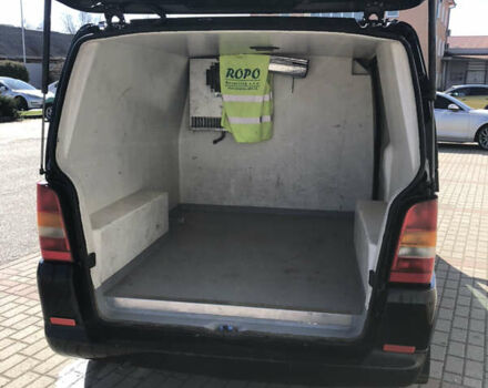 Черный Мерседес Вито, объемом двигателя 2.3 л и пробегом 298 тыс. км за 2800 $, фото 7 на Automoto.ua