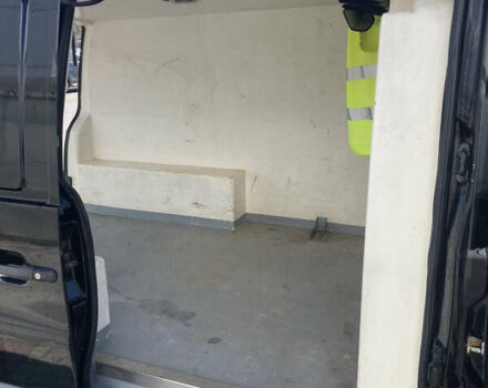 Черный Мерседес Вито, объемом двигателя 2.3 л и пробегом 298 тыс. км за 2800 $, фото 13 на Automoto.ua