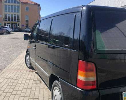 Черный Мерседес Вито, объемом двигателя 2.3 л и пробегом 298 тыс. км за 2800 $, фото 3 на Automoto.ua