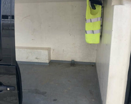 Черный Мерседес Вито, объемом двигателя 2.3 л и пробегом 298 тыс. км за 2800 $, фото 12 на Automoto.ua