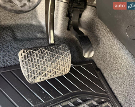 Черный Мерседес Вито, объемом двигателя 2 л и пробегом 217 тыс. км за 28000 $, фото 11 на Automoto.ua