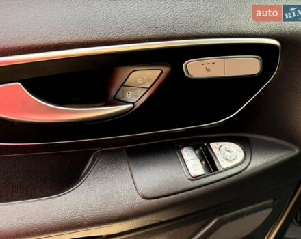 Черный Мерседес Вито, объемом двигателя 2 л и пробегом 217 тыс. км за 28000 $, фото 8 на Automoto.ua