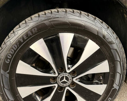 Черный Мерседес Вито, объемом двигателя 2 л и пробегом 217 тыс. км за 28000 $, фото 28 на Automoto.ua