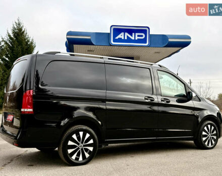 Черный Мерседес Вито, объемом двигателя 2 л и пробегом 217 тыс. км за 28000 $, фото 3 на Automoto.ua
