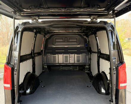 Черный Мерседес Вито, объемом двигателя 2 л и пробегом 217 тыс. км за 28000 $, фото 34 на Automoto.ua