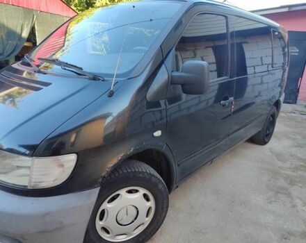 Черный Мерседес Вито, объемом двигателя 2.1 л и пробегом 295 тыс. км за 4200 $, фото 2 на Automoto.ua