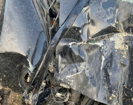 Черный Мерседес Вито, объемом двигателя 2.2 л и пробегом 563 тыс. км за 1600 $, фото 2 на Automoto.ua