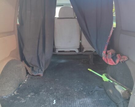 Черный Мерседес Вито, объемом двигателя 2.1 л и пробегом 295 тыс. км за 4200 $, фото 4 на Automoto.ua