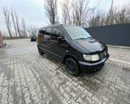 Черный Мерседес Вито, объемом двигателя 2.2 л и пробегом 200 тыс. км за 4300 $, фото 4 на Automoto.ua