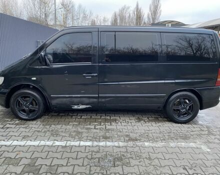 Черный Мерседес Вито, объемом двигателя 2.2 л и пробегом 200 тыс. км за 4300 $, фото 2 на Automoto.ua