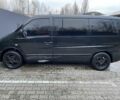 Черный Мерседес Вито, объемом двигателя 2.2 л и пробегом 200 тыс. км за 4300 $, фото 2 на Automoto.ua