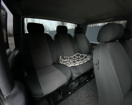 Черный Мерседес Вито, объемом двигателя 2.2 л и пробегом 200 тыс. км за 4300 $, фото 9 на Automoto.ua