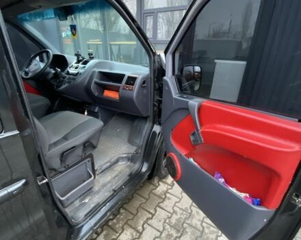 Черный Мерседес Вито, объемом двигателя 2.2 л и пробегом 200 тыс. км за 4300 $, фото 13 на Automoto.ua