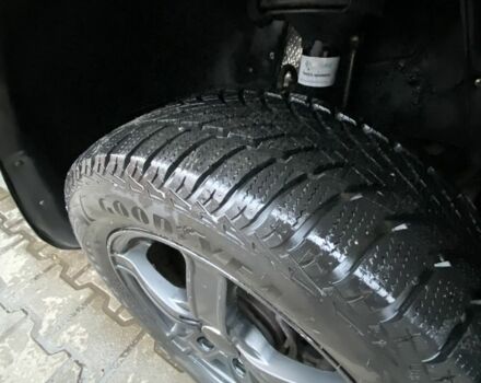 Черный Мерседес Вито, объемом двигателя 2.2 л и пробегом 200 тыс. км за 4300 $, фото 15 на Automoto.ua