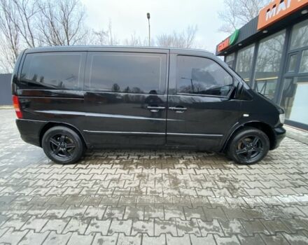 Черный Мерседес Вито, объемом двигателя 2.2 л и пробегом 200 тыс. км за 4300 $, фото 1 на Automoto.ua