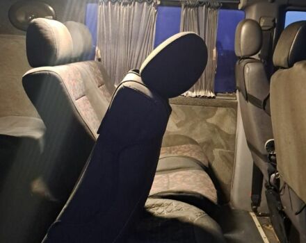 Черный Мерседес Вито, объемом двигателя 2.1 л и пробегом 485 тыс. км за 3990 $, фото 6 на Automoto.ua