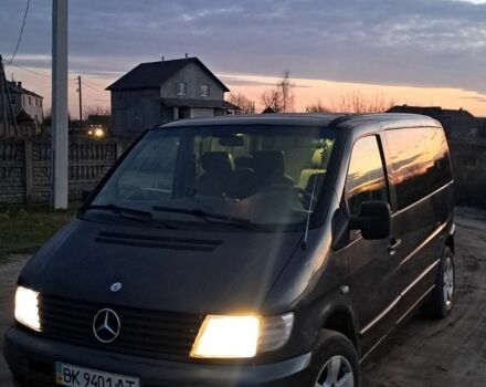 Черный Мерседес Вито, объемом двигателя 2.1 л и пробегом 485 тыс. км за 3990 $, фото 1 на Automoto.ua
