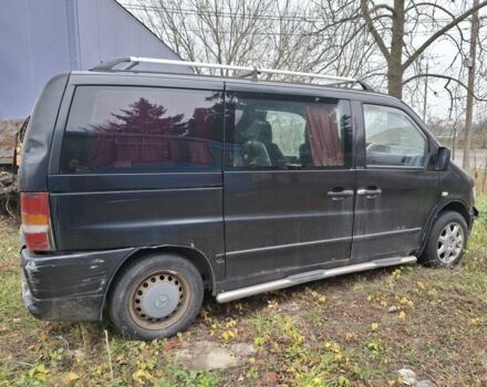 Черный Мерседес Вито, объемом двигателя 2.1 л и пробегом 420 тыс. км за 2500 $, фото 1 на Automoto.ua