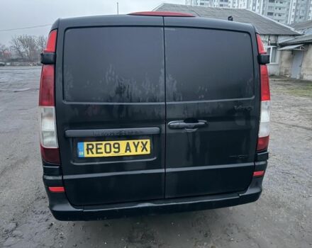 Черный Мерседес Вито, объемом двигателя 2.2 л и пробегом 216 тыс. км за 3500 $, фото 5 на Automoto.ua
