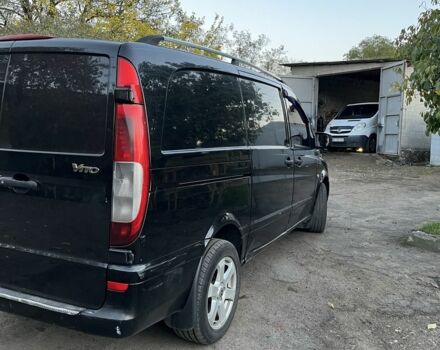 Черный Мерседес Вито, объемом двигателя 2.1 л и пробегом 298 тыс. км за 7000 $, фото 6 на Automoto.ua