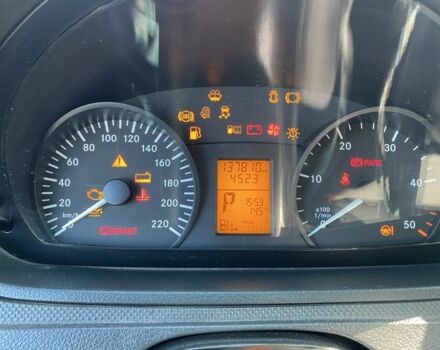 Черный Мерседес Вито, объемом двигателя 2.1 л и пробегом 140 тыс. км за 13500 $, фото 4 на Automoto.ua