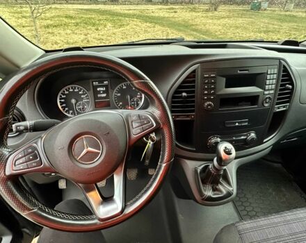 Черный Мерседес Вито, объемом двигателя 1.6 л и пробегом 111 тыс. км за 15000 $, фото 18 на Automoto.ua