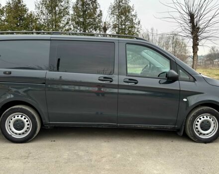 Черный Мерседес Вито, объемом двигателя 1.6 л и пробегом 111 тыс. км за 15000 $, фото 2 на Automoto.ua