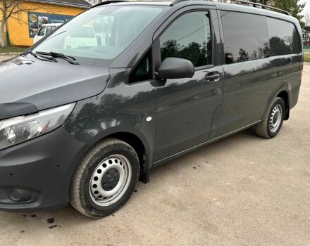 Черный Мерседес Вито, объемом двигателя 1.6 л и пробегом 111 тыс. км за 15000 $, фото 7 на Automoto.ua