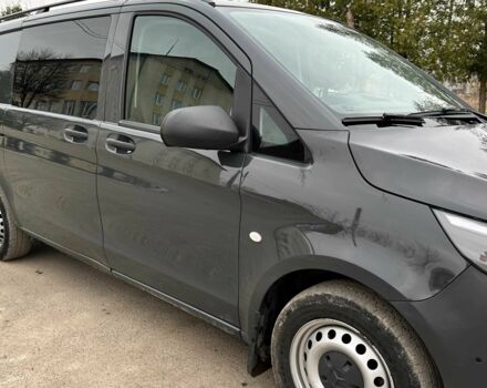 Черный Мерседес Вито, объемом двигателя 1.6 л и пробегом 111 тыс. км за 15000 $, фото 1 на Automoto.ua