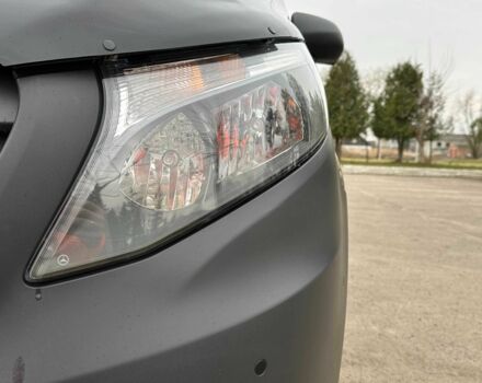 Черный Мерседес Вито, объемом двигателя 1.6 л и пробегом 111 тыс. км за 15000 $, фото 12 на Automoto.ua