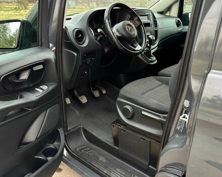 Черный Мерседес Вито, объемом двигателя 1.6 л и пробегом 111 тыс. км за 15000 $, фото 14 на Automoto.ua