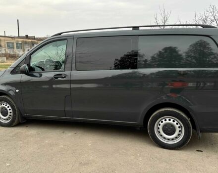 Черный Мерседес Вито, объемом двигателя 1.6 л и пробегом 111 тыс. км за 15000 $, фото 6 на Automoto.ua