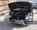 Черный Мерседес Вито, объемом двигателя 2.3 л и пробегом 390 тыс. км за 4000 $, фото 1 на Automoto.ua