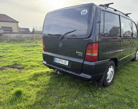 Черный Мерседес Вито, объемом двигателя 2.2 л и пробегом 320 тыс. км за 4200 $, фото 2 на Automoto.ua