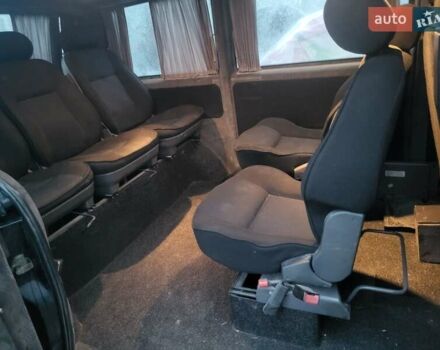 Чорний Мерседес Віто, об'ємом двигуна 2.15 л та пробігом 328 тис. км за 4800 $, фото 12 на Automoto.ua
