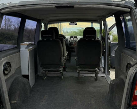 Черный Мерседес Вито, объемом двигателя 2.2 л и пробегом 430 тыс. км за 4500 $, фото 18 на Automoto.ua