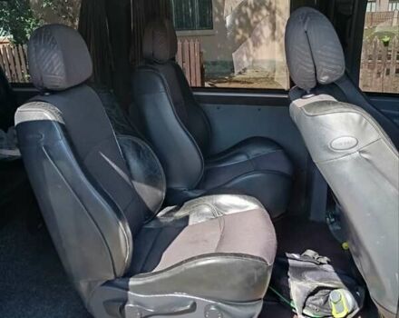 Мерседес Віто 2000 у Сторожинце на Automoto.ua Чорний Мерседес Віто, об'ємом двигуна 2.2 л та пробігом 358 тис. км за 4800 $, фото 3 на Automoto.ua