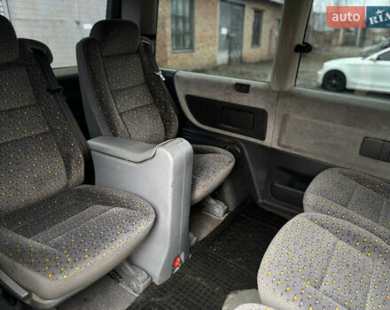 Черный Мерседес Вито, объемом двигателя 2.15 л и пробегом 480 тыс. км за 6300 $, фото 16 на Automoto.ua