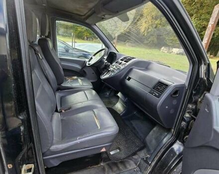 Черный Мерседес Вито, объемом двигателя 2.15 л и пробегом 260 тыс. км за 2161 $, фото 7 на Automoto.ua