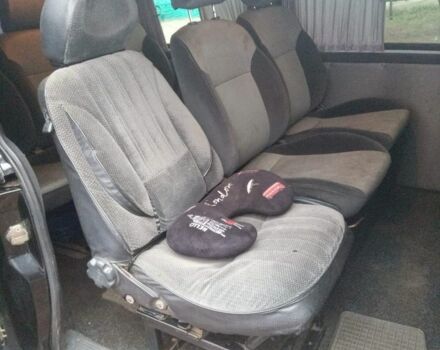 Чорний Мерседес Віто, об'ємом двигуна 2.2 л та пробігом 450 тис. км за 3600 $, фото 5 на Automoto.ua