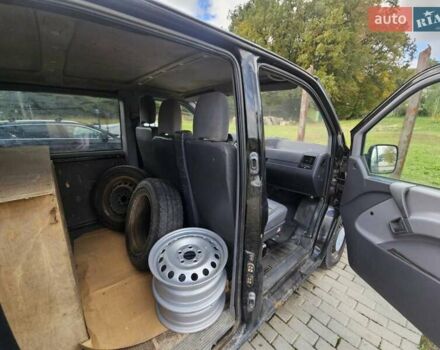 Черный Мерседес Вито, объемом двигателя 2.15 л и пробегом 260 тыс. км за 2161 $, фото 8 на Automoto.ua