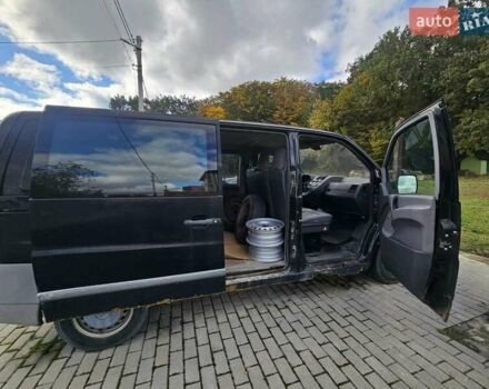 Черный Мерседес Вито, объемом двигателя 2.15 л и пробегом 260 тыс. км за 2161 $, фото 4 на Automoto.ua