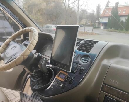 Черный Мерседес Вито, объемом двигателя 2.2 л и пробегом 340 тыс. км за 5100 $, фото 8 на Automoto.ua